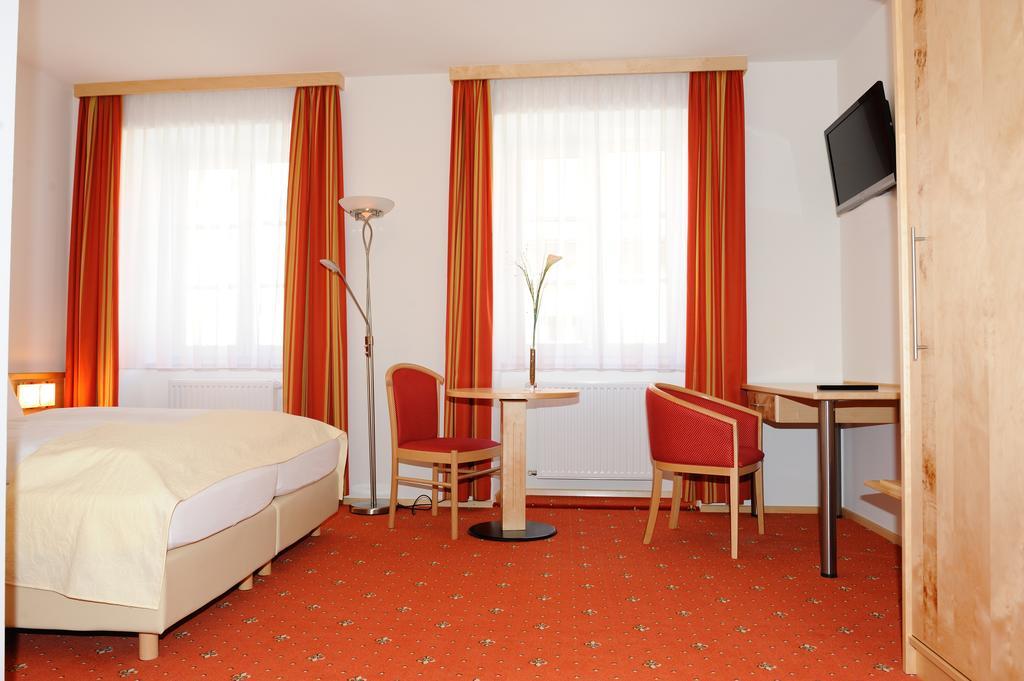 Hotel-Gasthof-Fleischerei - Zur Alten Post Schwanberg Bilik gambar